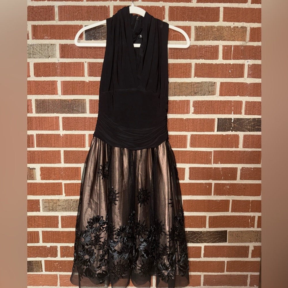 SLNY Black and Bronze Formal Dress